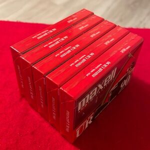 Maxell UR 90 Normal Bias Blank Audio Recording Cassette Tape, Low Noise, 90 Min.